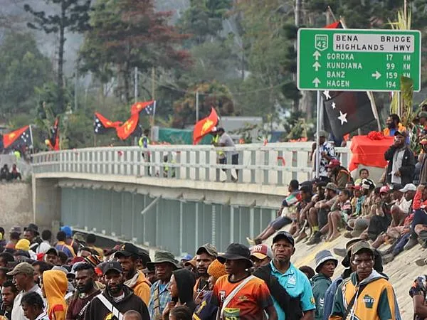 Marape urges Eastern Highlands to turn highway investment into economic growth