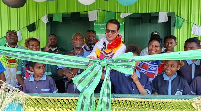 BSP hands over new classroom, 80 desks to Madang primary school